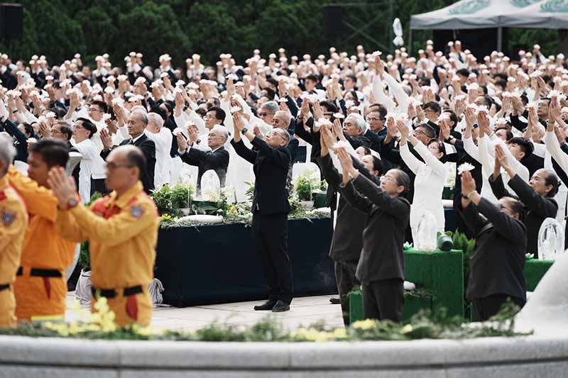 慈濟5月12日舉辦2024年「佛誕節、母親節、慈濟日」浴佛大典，約3千人一同浴佛。圖／慈濟基金會提供