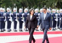 宏都拉斯前總統葉南德茲因毒品販運案被判45年徒刑 圖/翻攝蔡英文臉書