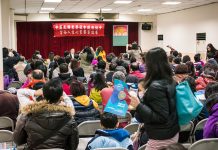 謝沅瑾健康運勢大解析 生肖與風水的秘密 謝沅瑾老師為台灣最知名的國際級易經風水命理大師,經常受邀上各大電視與平面媒體接受採訪錄影,演講邀約皆座無虛席。