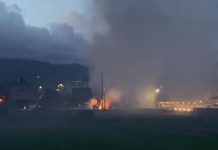 礁溪鐵皮倉庫大火 消防全力撲救 圖/翻攝畫面