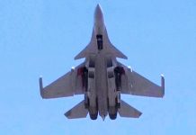 國戰會論壇/重磅:解析解放軍在南海戰勝美軍的法寶:戰顱系統(譚傳毅) 大陸《央視》播出解放軍電戰機畫面,可以明顯看到機翼下的電戰吊艙。