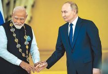 國戰會論壇/別有「思路」的莫迪外交(吳永年) 自莫迪宣誓連任第三任印度總理以來,他在國際關係層面的處理上,怪招頻出,思路異於往常,如放棄傳統的上任即首訪周邊鄰國的慣例,卻遠道訪問俄羅斯,與普丁「火熱對話」。