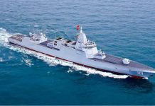 國戰會論壇/南海有事?電子戰的先鋒:AI雷達(譚傳毅) 2023年12月,解放軍海軍055級驅逐艦南昌號單艦航行,在南海遭遇美海軍卡爾文森號航母打擊群。圖為共軍055型驅逐艦。