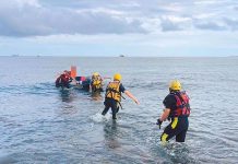 國戰會論壇/海防大隱患:雷達難偵小船的風險(蔡裕明) 大陸王姓男子駕駛動力橡皮艇闖入林口海域遭逮。圖 / 海巡署提供