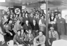 何豪毅專欄/綠委提解散違法政黨?達豪集中營請準備 1930年納粹黨新總部褐宮啟用儀式。圖/德國聯邦檔案館