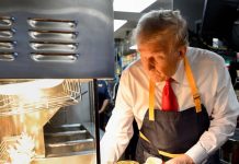 川普「辭職信」幽默現身網路 網友笑翻 圖/取自facebook.com/DonaldTrump