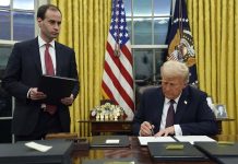 國戰會論壇/川普「對等關稅」風暴再起:台積電恐成最大犧牲者?(蔡鎤銘) 一旦川普鐵了心對台灣晶片課徵高關稅,不僅影響台灣半導體產業發展,勢必也對全球科技業造成巨大衝擊。