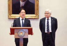 國戰會論壇/疑美 疑賴 只能相信張忠謀(蔣德綱) 台積電董事長魏哲家三天內橫跨太平洋兩端的總統府開記者會。