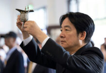 數點忘祖、認賊作父 示意圖。資料來源:台灣總統府