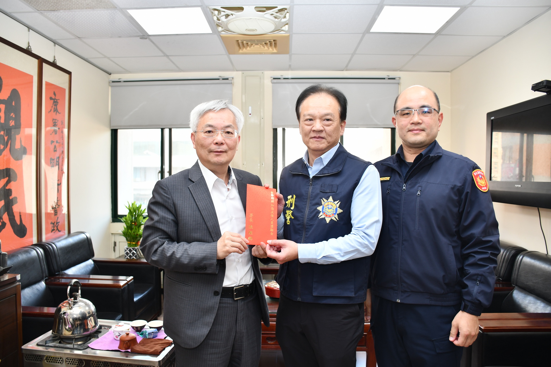 春節維安大行動　署長張榮興親送紅包慰勞彰化員警