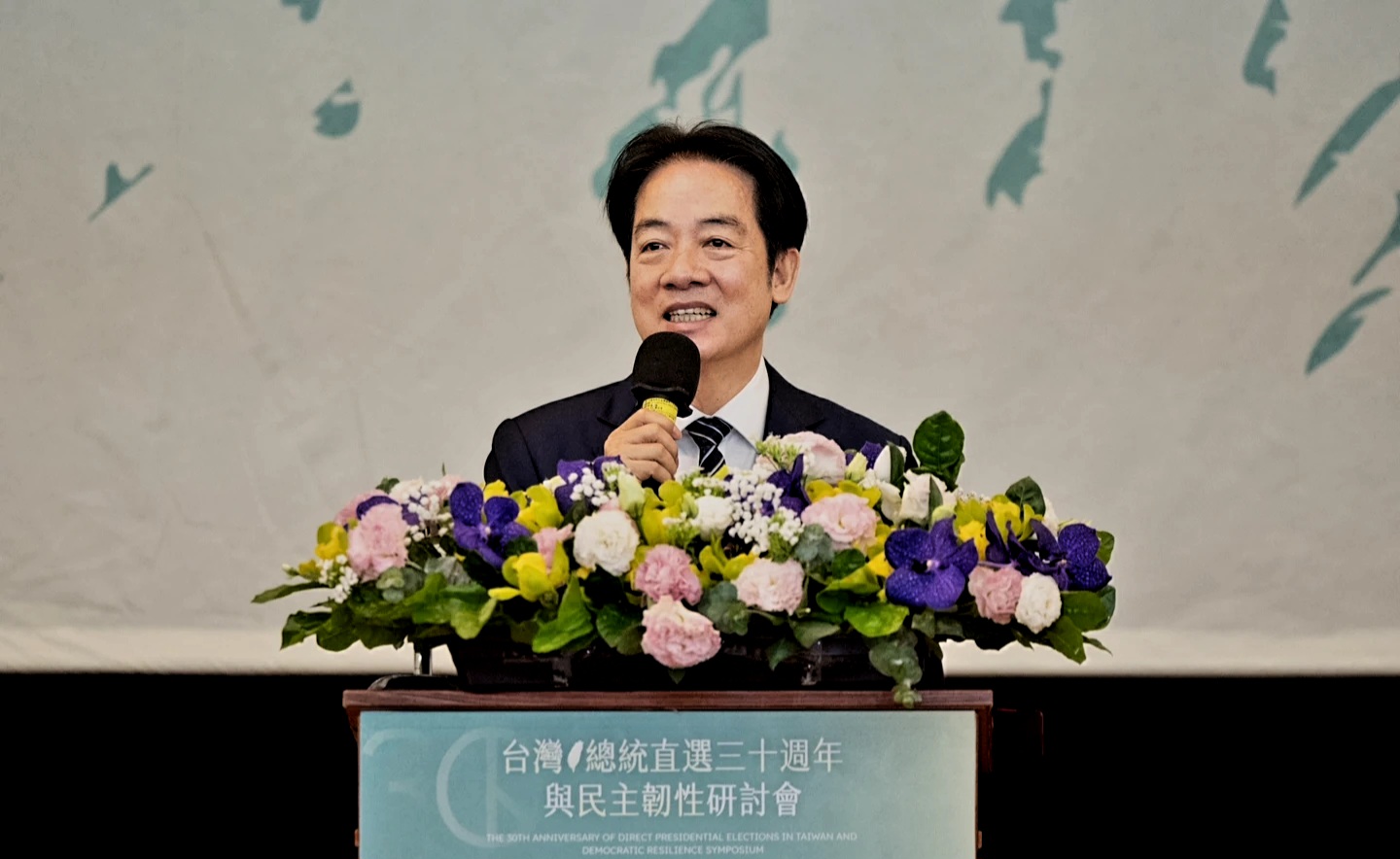 賴總統美化日本殖民，挑起台灣人民歷史的傷痛，可悲又可恥！（黃世澤）