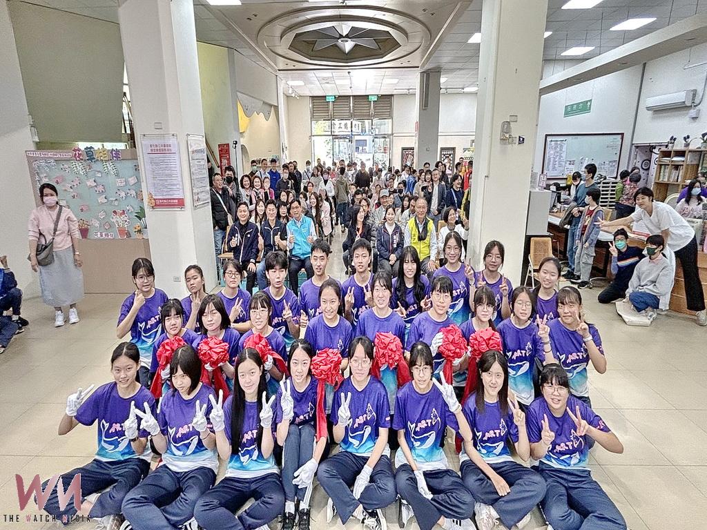 彰安國中美術班畢業展登場 藝海尋鯨展現AI與藝術融合成果