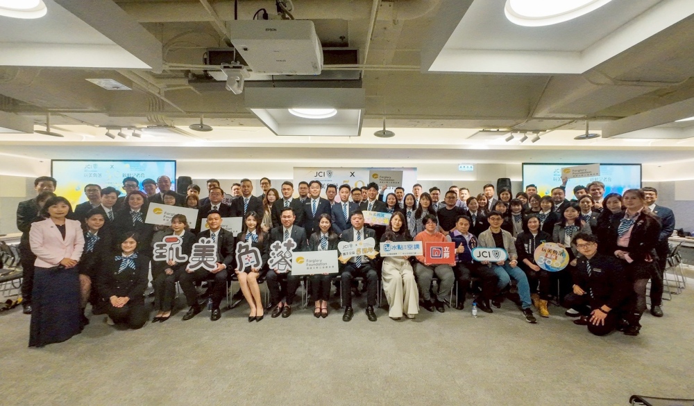 38ua4YAc4Xr422ezapaZ