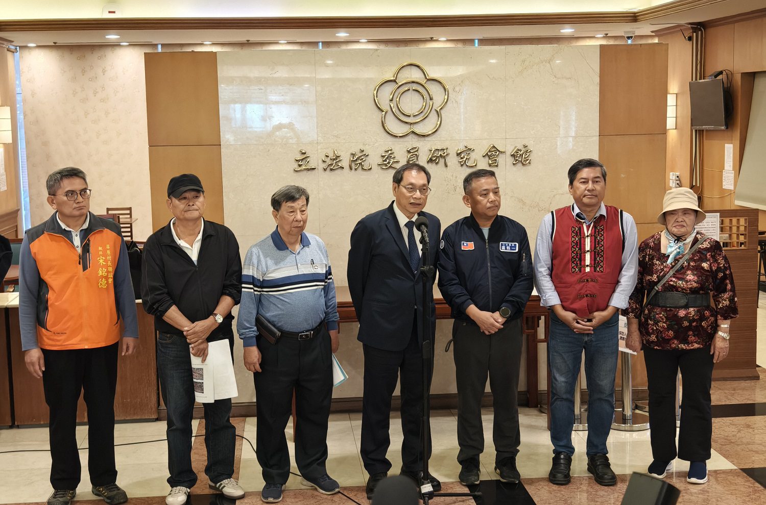 6c107c02ebaf42fa9bada565ec44a268