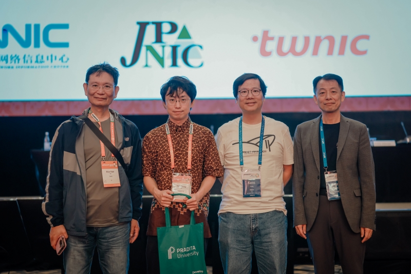 V7bIHA15qPciLL8HfunW