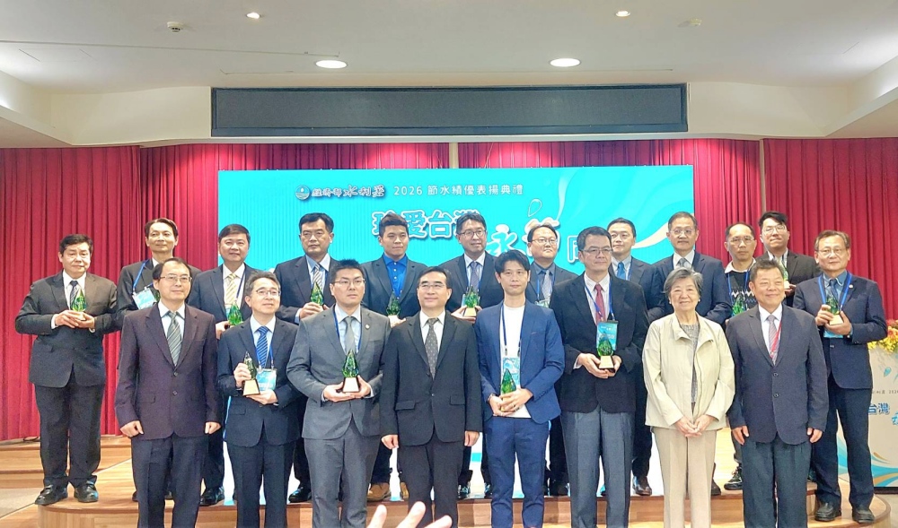 v8LyrVfJQGV0BSY4lIHG-1