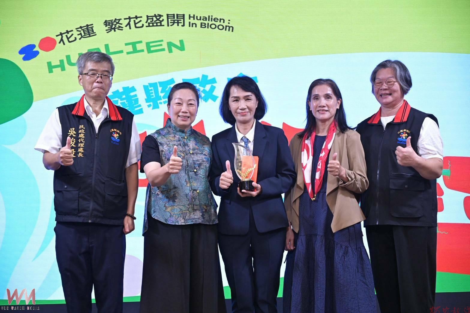 花蓮戶政團隊「有溫度」服務獲肯定!縣長徐榛蔚表揚31名績優人員 花蓮戶政團隊「有溫度」服務獲肯定!縣長徐榛蔚表揚31名績優人員