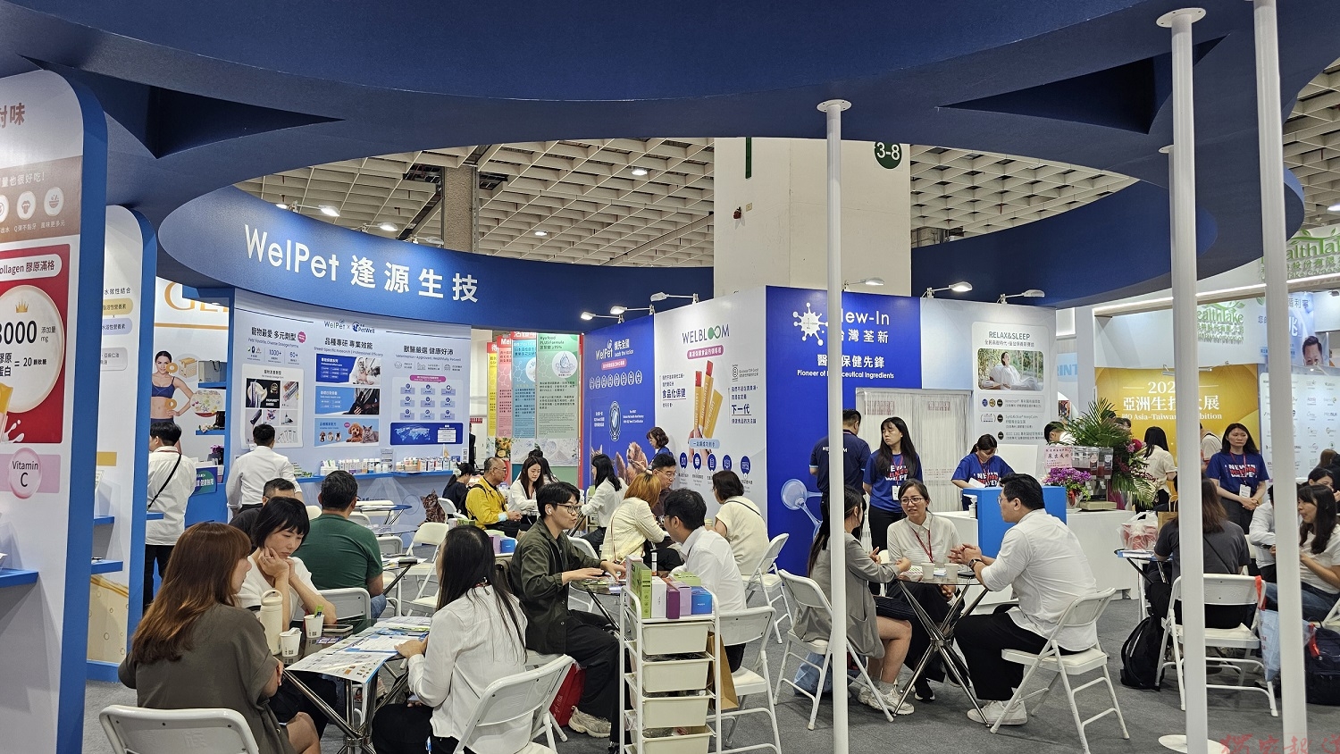貓狗吃得口沫橫飛!這款寵物保健品新劑型讓生技展攤位圍滿人潮 貓狗吃得口沫橫飛!這款寵物保健品新劑型讓生技展攤位圍滿人潮