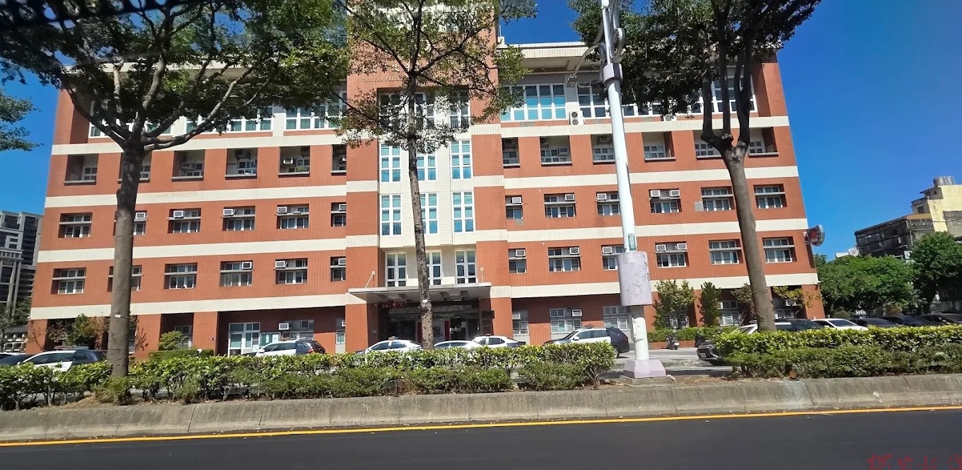 失聯移工酒後旅館滋事 見警心虛赤腳狂奔褲子滑落遭逮 失聯移工酒後旅館滋事 見警心虛赤腳狂奔褲子滑落遭逮