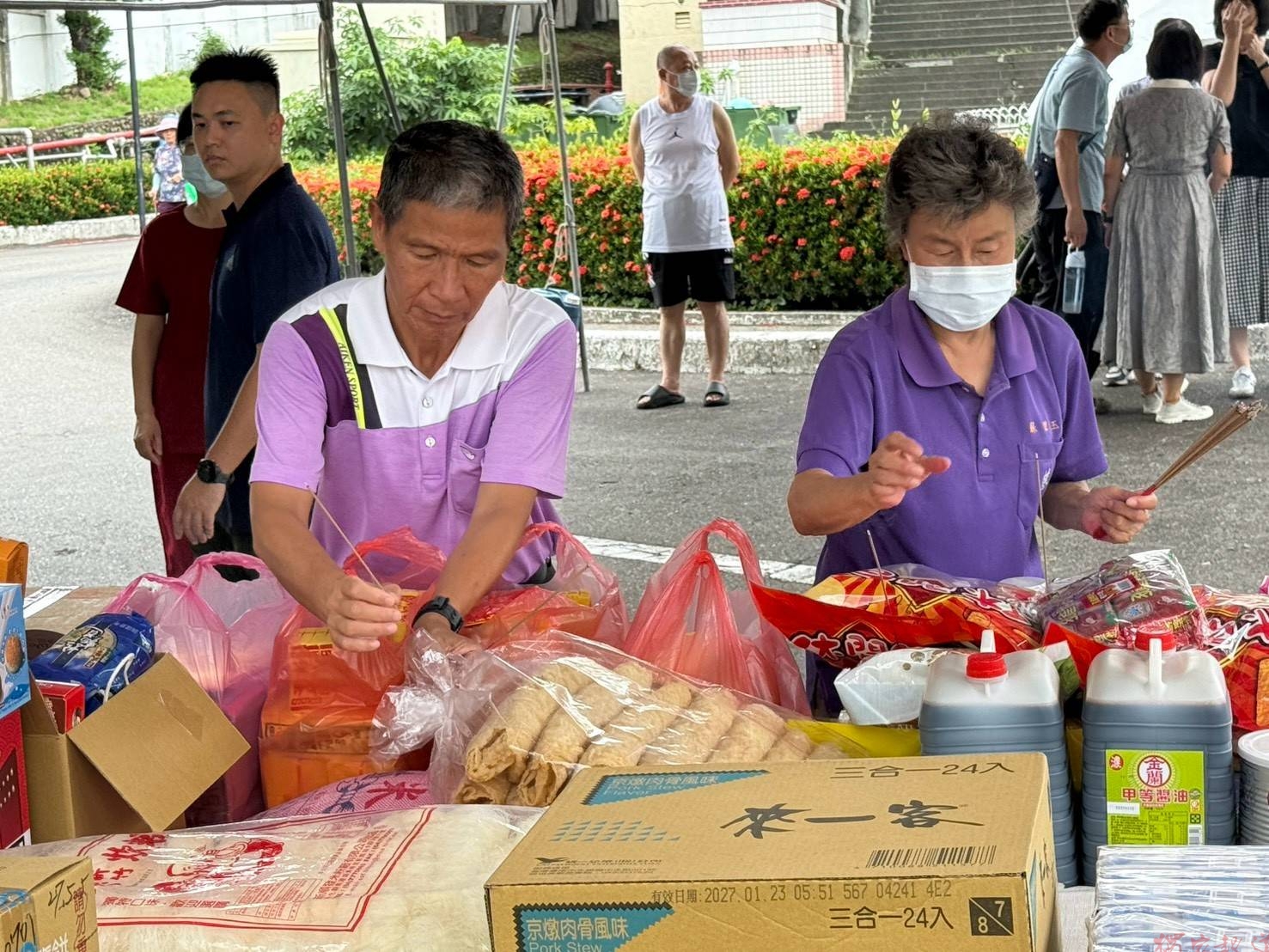(有影片)/一炷清香寄思念!彰化榮家慶中元 榮民長祈求平安順遂 (有影片)/一炷清香寄思念!彰化榮家慶中元 榮民長祈求平安順遂