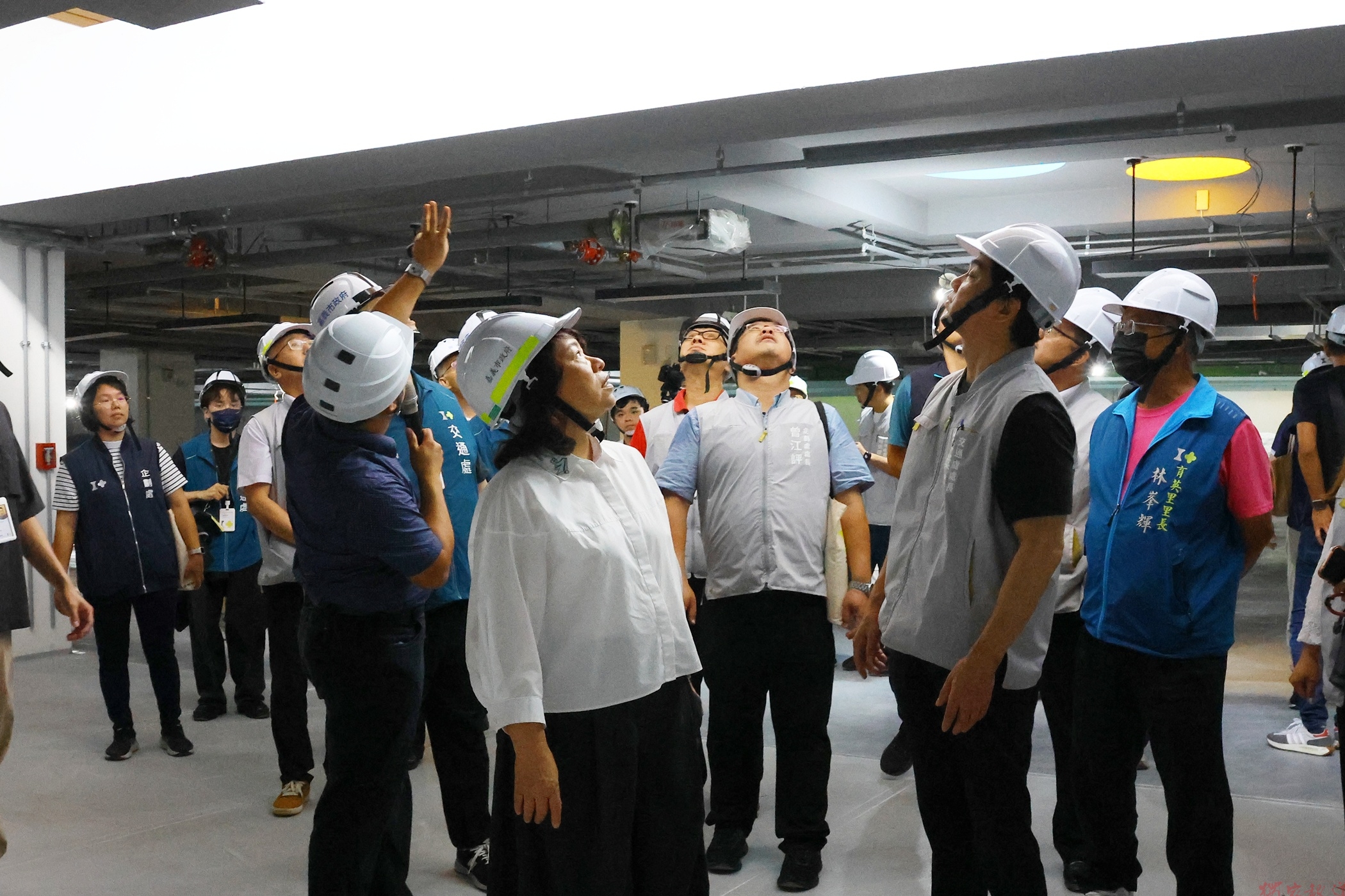 崇文國小地下停車場9月完工10月啟用 黃敏惠視察關心進度 崇文國小地下停車場9月完工10月啟用 黃敏惠視察關心進度