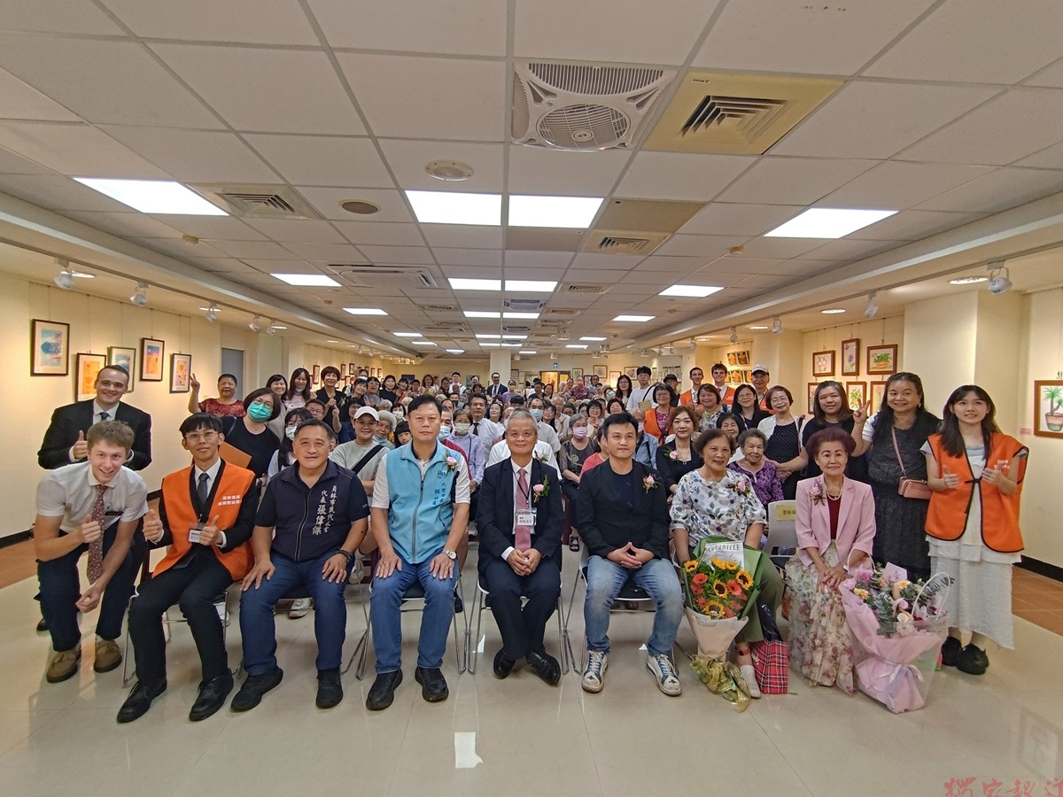 員林市立美術館舉辦祖父母節阿公阿嬤畫展 每一幅作品都有一段專屬生命故事 員林市立美術館舉辦祖父母節阿公阿嬤畫展 每一幅作品都有一段專屬生命故事