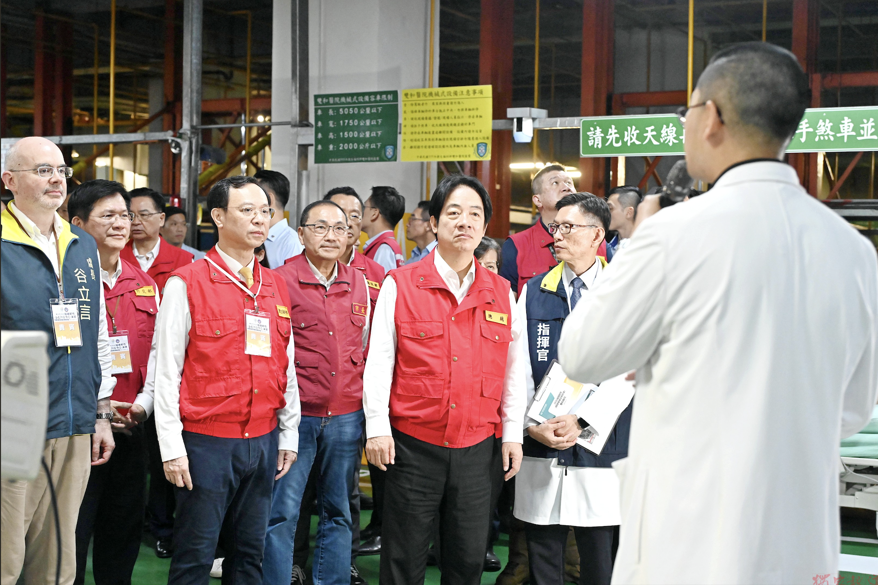 新北市辦理2026城鎮韌性演習 侯友宜視導醫療量能保存與物資配售 新北市辦理2026城鎮韌性演習 侯友宜視導醫療量能保存與物資配售