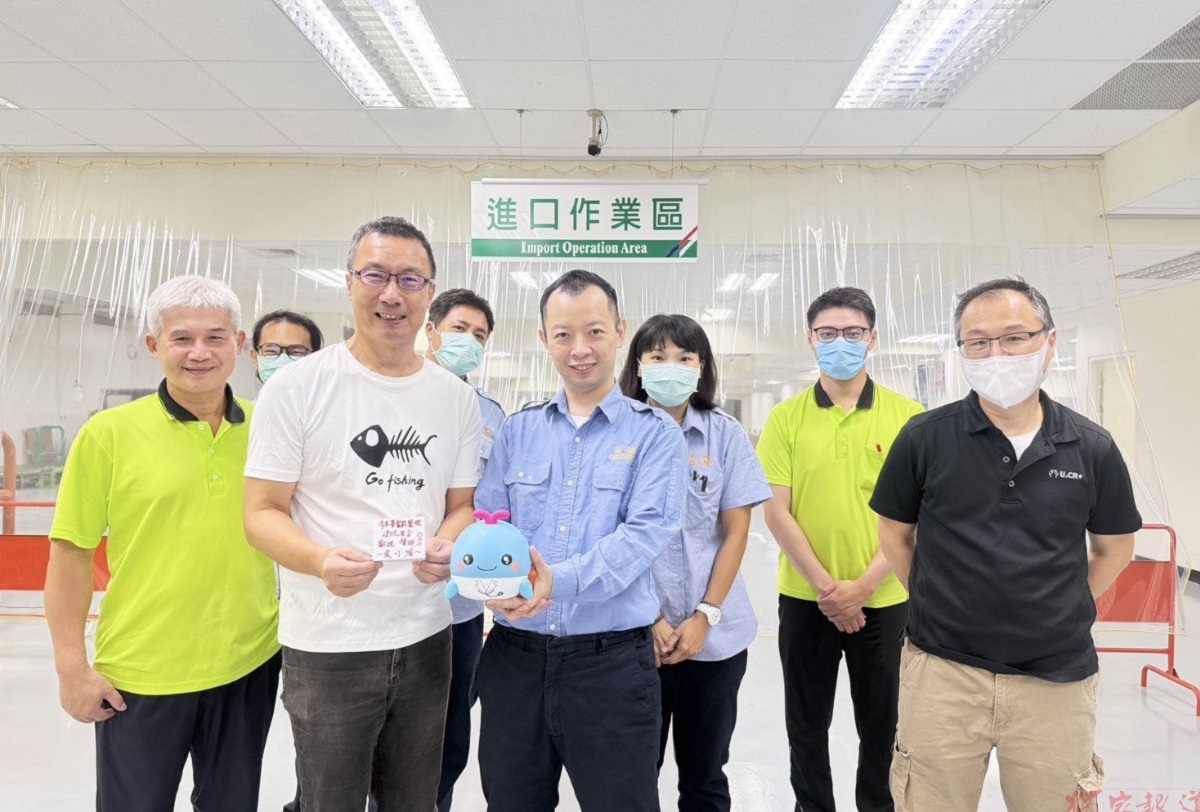 鯨魚洄游匯聚跨縣市愛心 鄭勝治號召郵政海關、劉美黛5千元助募款破48萬 鯨魚洄游匯聚跨縣市愛心 鄭勝治號召郵政海關、劉美黛5千元助募款破48萬