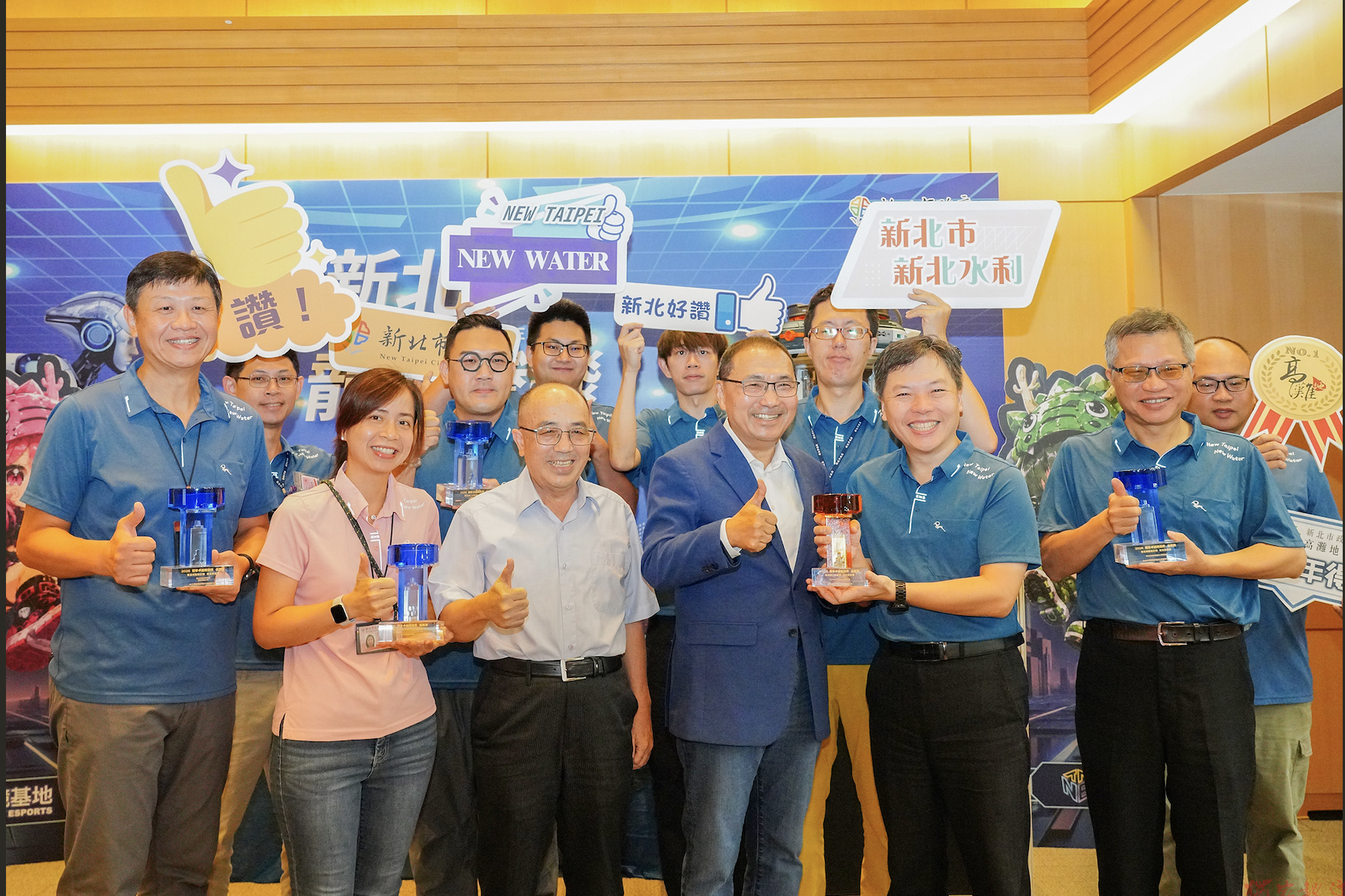 新北市水利局勇奪國家卓越建設獎5項大獎 12日於市政會議獻獎侯友宜 新北市水利局勇奪國家卓越建設獎5項大獎 12日於市政會議獻獎侯友宜