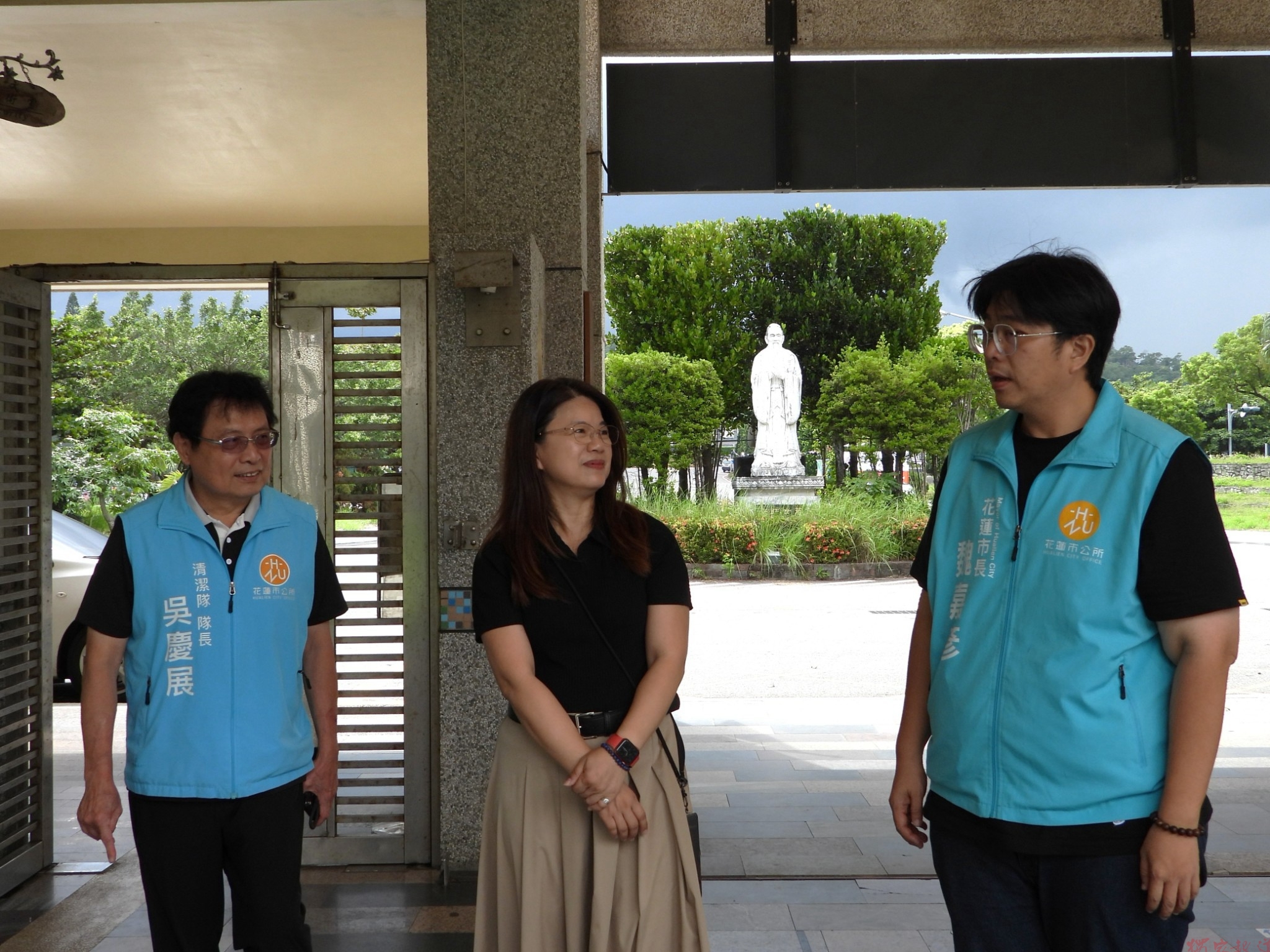 東華附小開學前校園防治 花蓮市公所協助除小黑蚊 東華附小開學前校園防治 花蓮市公所協助除小黑蚊