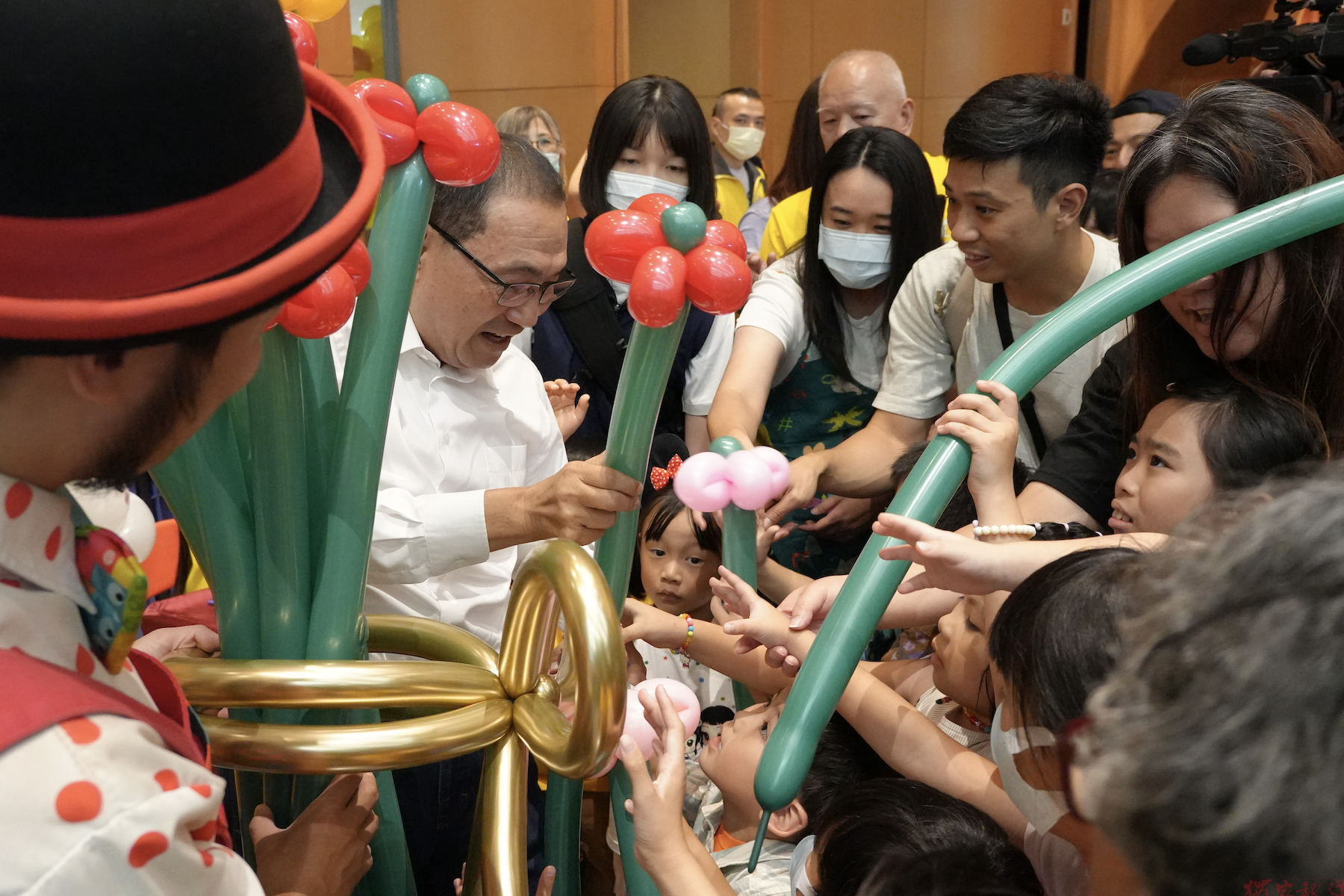 新北市府舉辦員工親子嘉年華活動 侯友宜與同仁眷屬同樂共度溫馨時光 新北市府舉辦員工親子嘉年華活動 侯友宜與同仁眷屬同樂共度溫馨時光