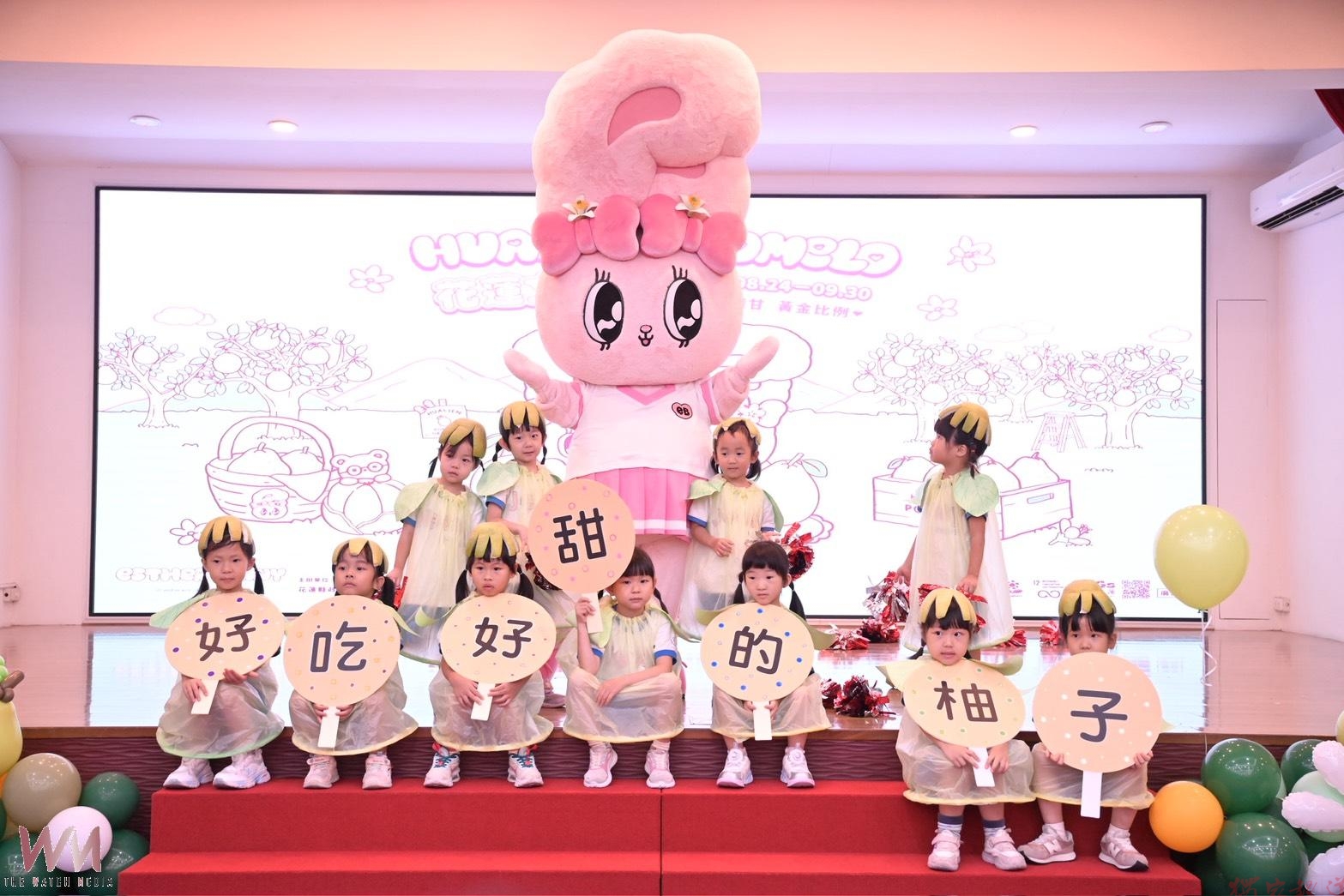 Esther Bunny萌翻花蓮!文旦柚「城市收成日常」開跑 Esther Bunny萌翻花蓮!文旦柚「城市收成日常」開跑