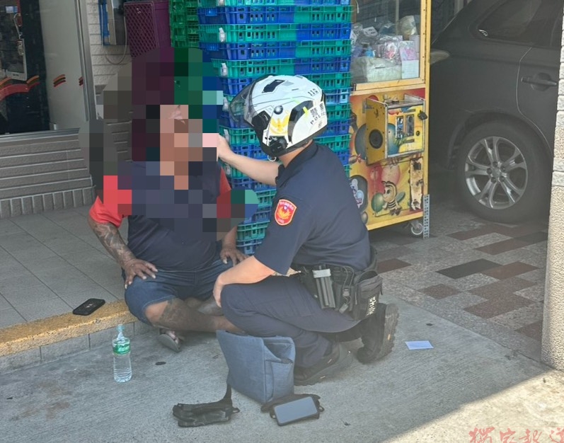 手狂抖還開車!彰化男疑毒駕撞超商 3機車遭撞倒 手狂抖還開車!彰化男疑毒駕撞超商 3機車遭撞倒