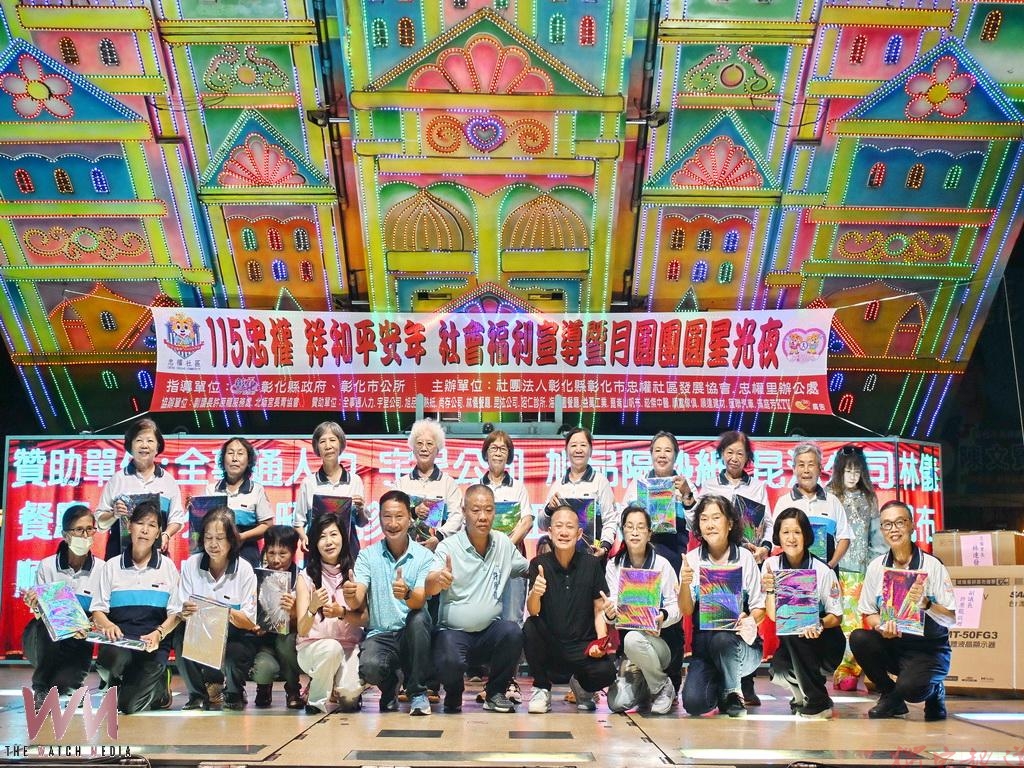 忠權社區提前過中秋 許原龍副議長與鄉親吃美食、賞表演、摸彩歡樂滿場 忠權社區提前過中秋 許原龍副議長與鄉親吃美食、賞表演、摸彩歡樂滿場
