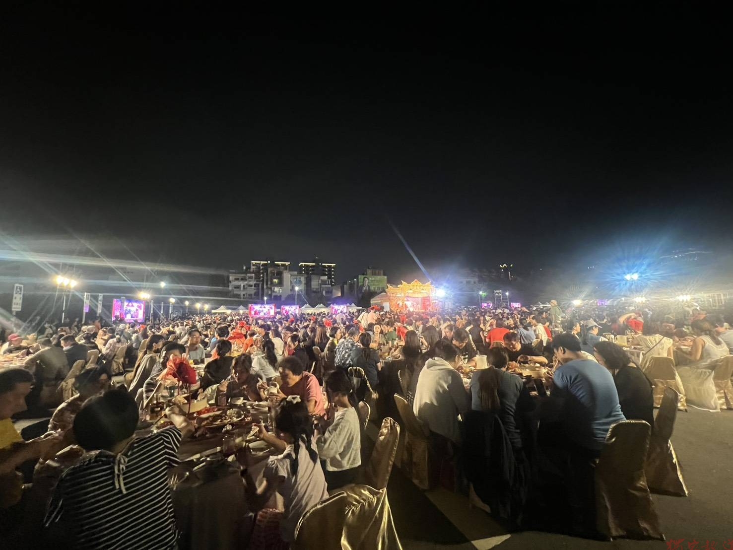 台南鍘美藝術節「辦桌出現1飲料」!陳世美遭玩地獄梗 主辦單位被讚爆 台南鍘美藝術節「辦桌出現1飲料」!陳世美遭玩地獄梗 主辦單位被讚爆