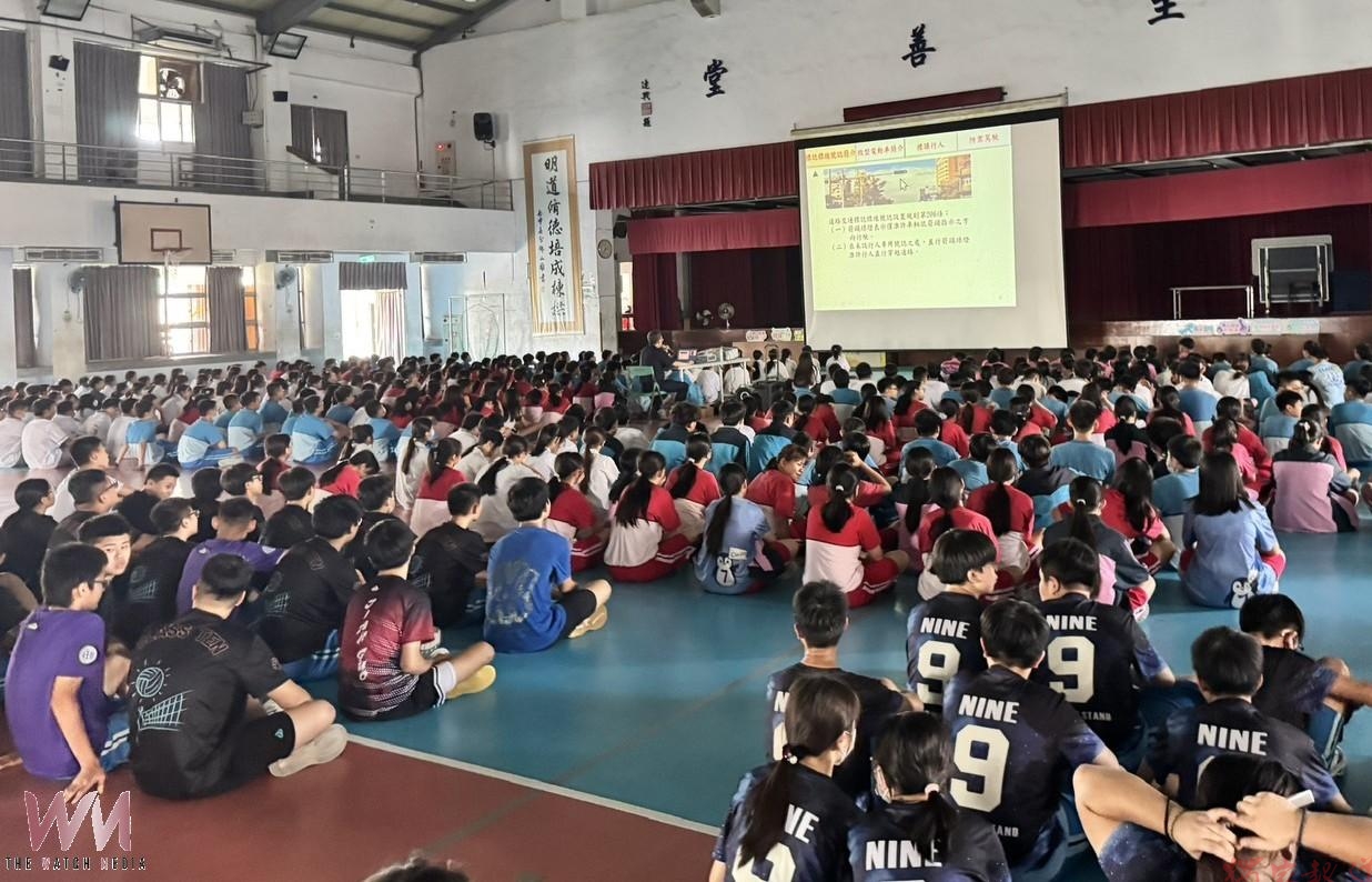 9月交通安全月進校園 北港警教建國國中生「停讓保平安」 9月交通安全月進校園 北港警教建國國中生「停讓保平安」