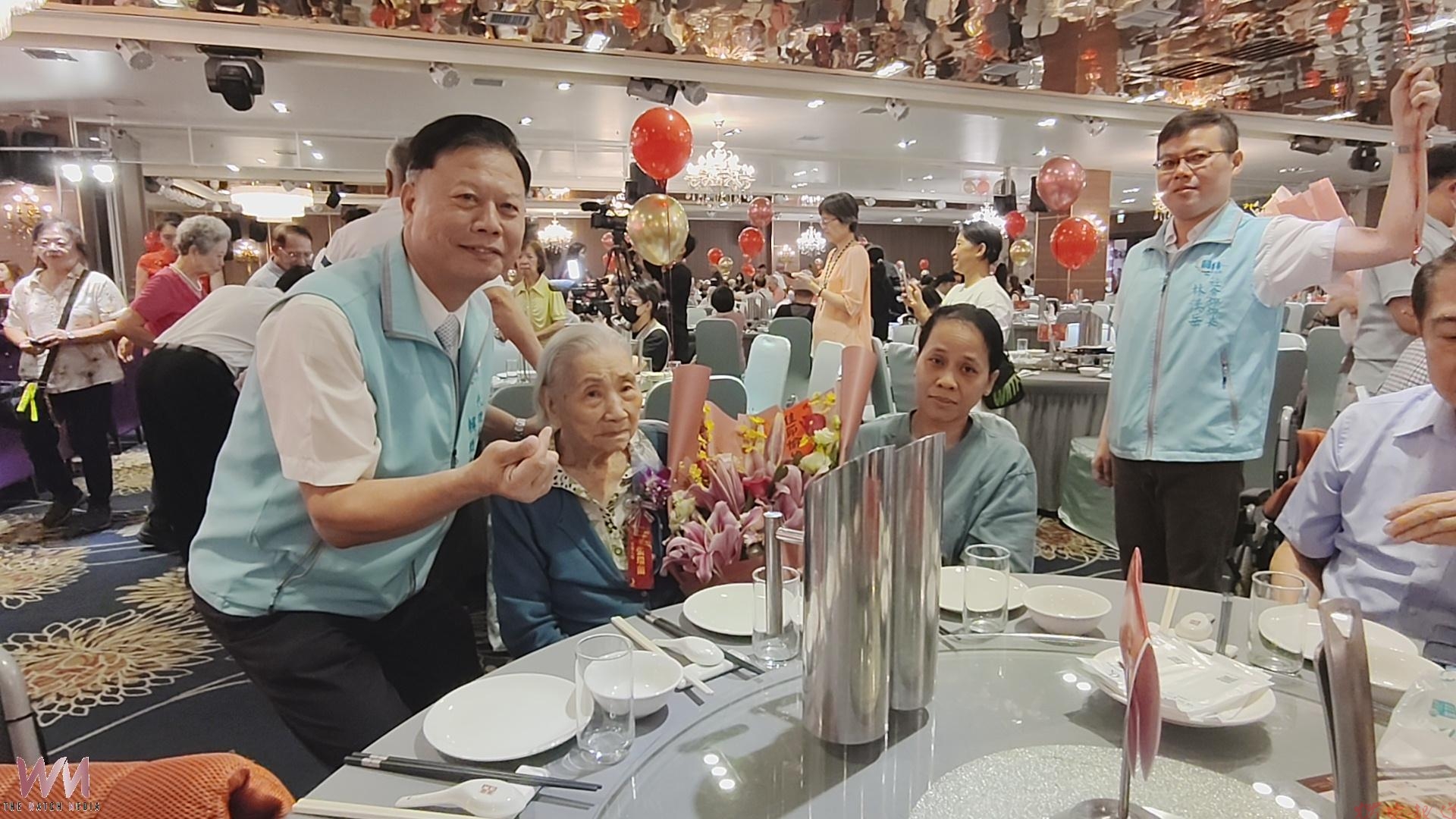 (有影片)/103歲「永遠80歲」 萬歲、萬歲團聚開高齡同學會 (有影片)/103歲「永遠80歲」 萬歲、萬歲團聚開高齡同學會