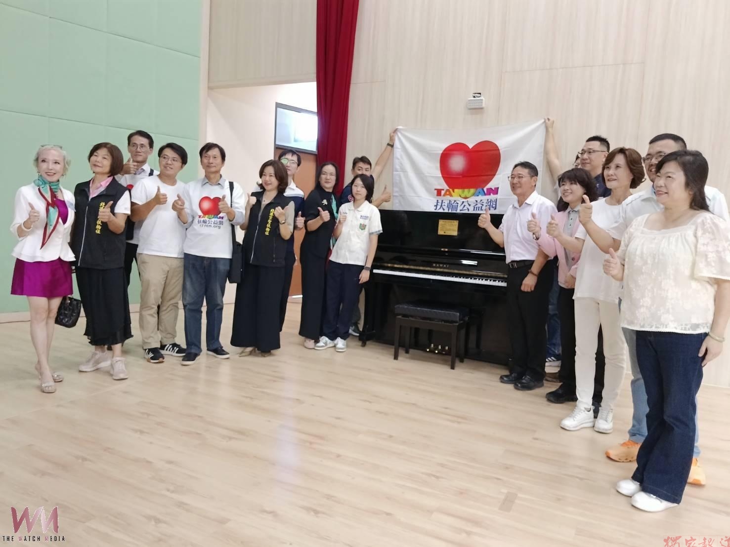 扶輪傳愛暖校園 扶輪公益網跨區捐贈鋼琴 扶輪傳愛暖校園 扶輪公益網跨區捐贈鋼琴