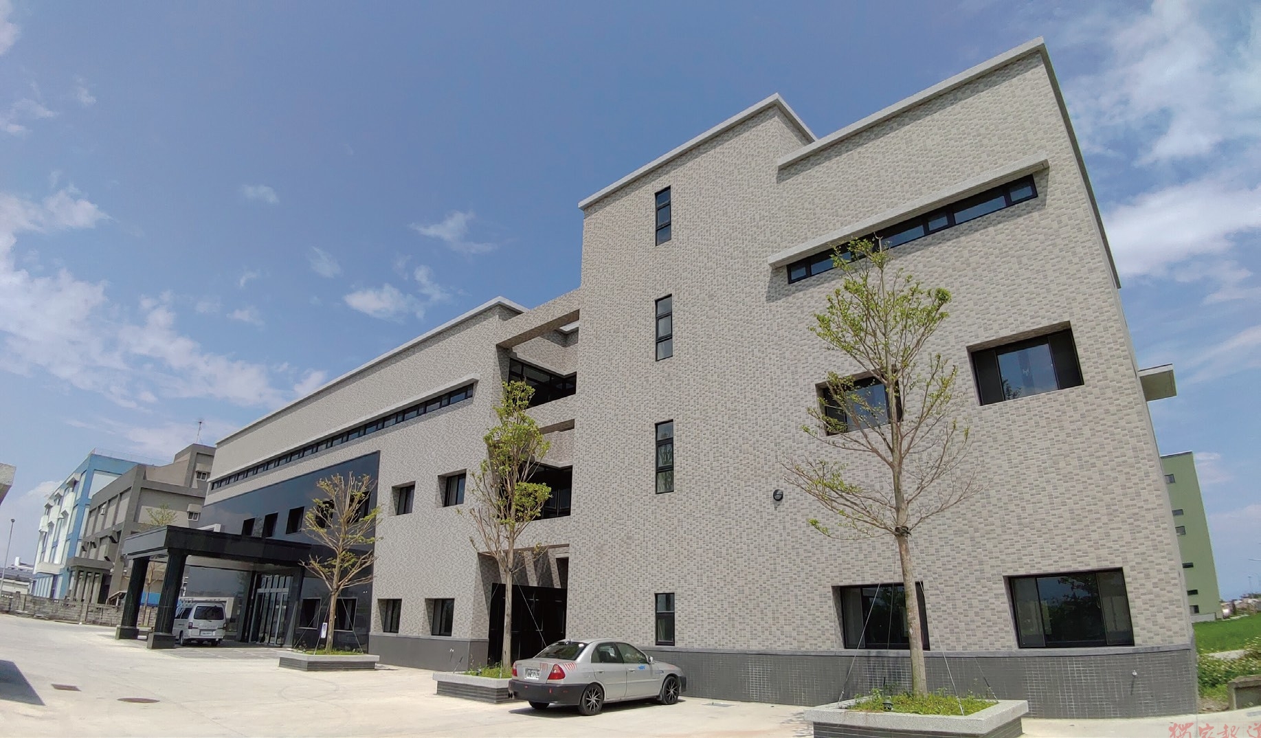 引領建材新潮流,「輕量化石英馬賽克磚」打造綠建材新選擇 引領建材新潮流,「輕量化石英馬賽克磚」打造綠建材新選擇