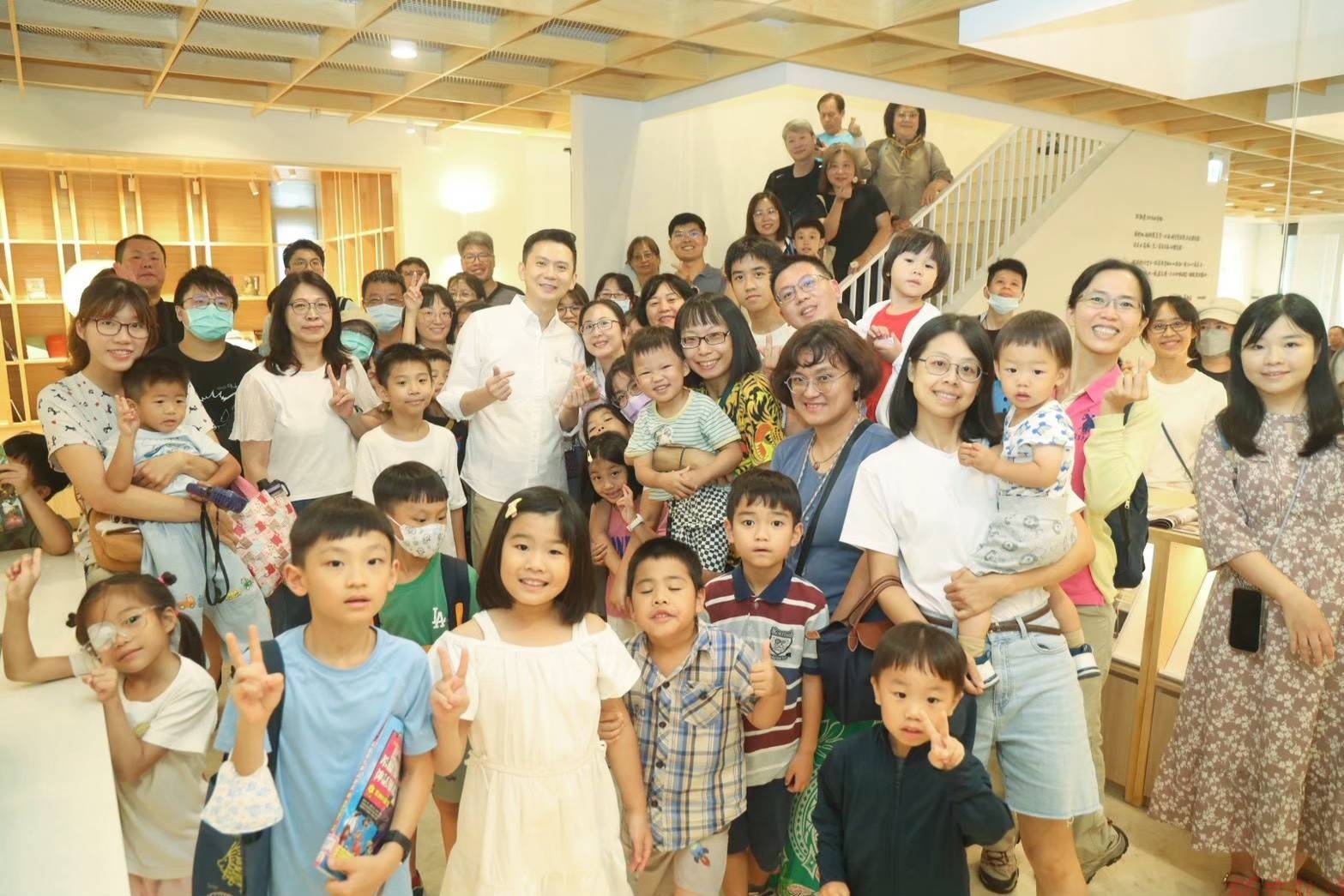 竹北市長鄭朝方持續推廣閱讀 宣布「星夜計畫」9月延續美好 竹北市長鄭朝方持續推廣閱讀 宣布「星夜計畫」9月延續美好