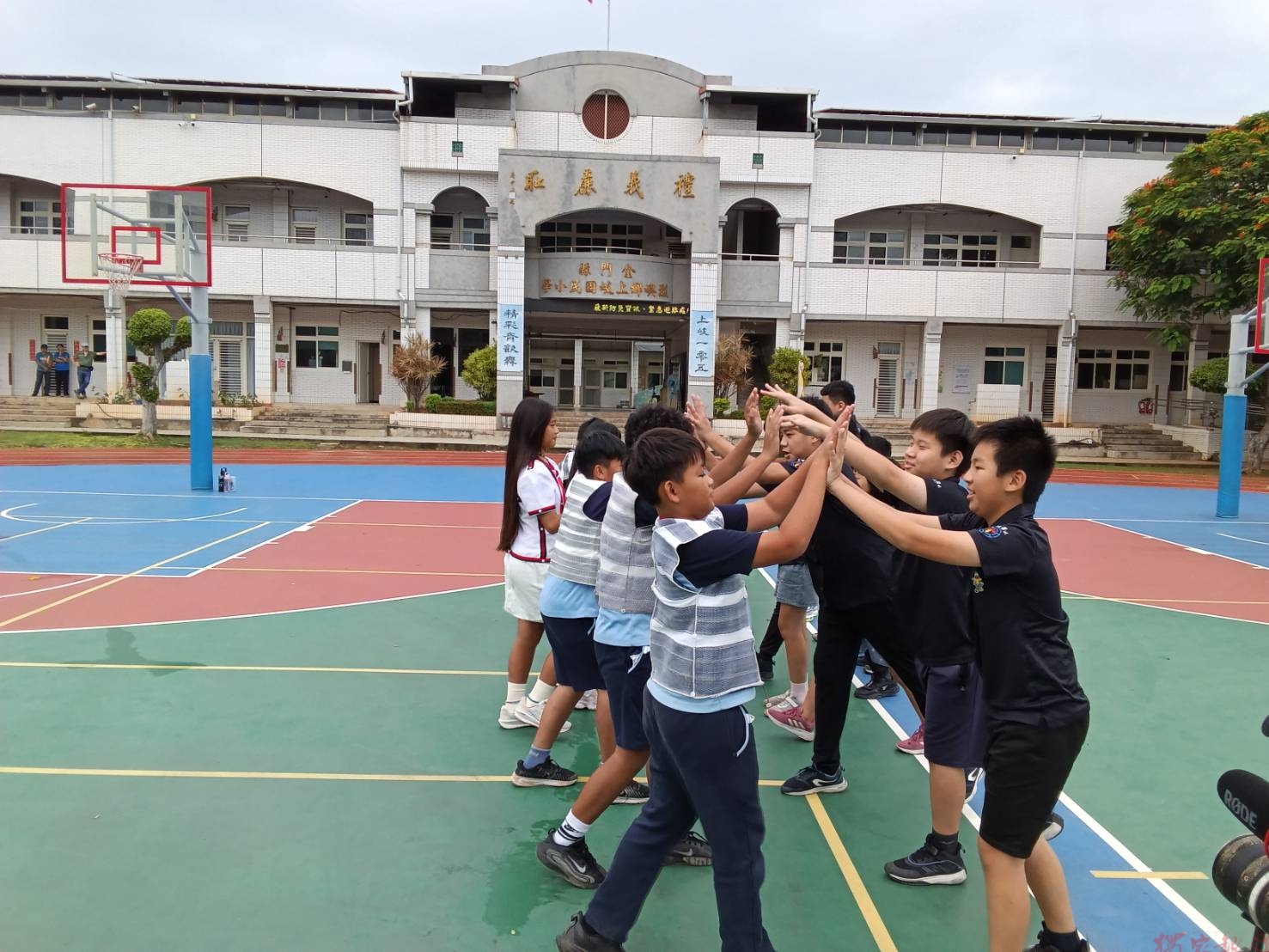達悟甩髮舞震撼小金門 海洋小學彼此大不同 達悟甩髮舞震撼小金門 海洋小學彼此大不同