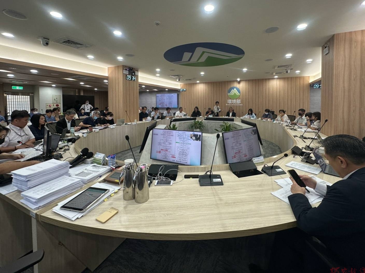 林健正教授偕里民參加南科四期範疇界定會議 在草鴞保育的路上同行致遠 林健正教授偕里民參加南科四期範疇界定會議 在草鴞保育的路上同行致遠