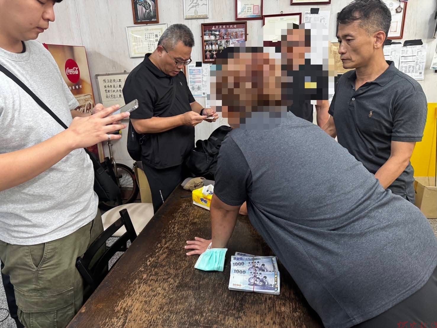 嘉市警方連破詐欺車手案 跨國車手深夜提款遭逮 嘉市警方連破詐欺車手案 跨國車手深夜提款遭逮