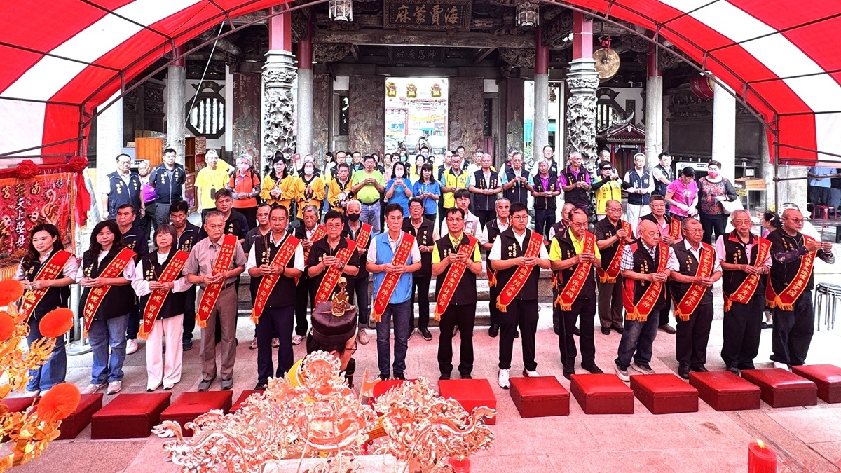 南瑤宮開基三媽暨十會媽角頭祈安遶境「置天台」 恭設香案稟告上蒼 南瑤宮開基三媽暨十會媽角頭祈安遶境「置天台」 恭設香案稟告上蒼