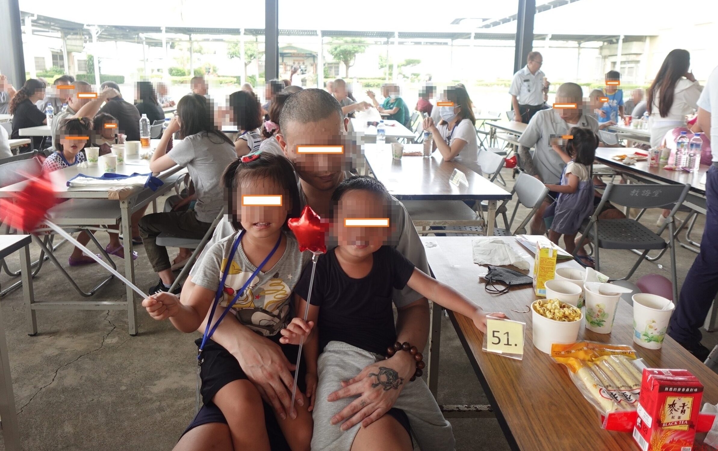 台南看守所懇親會400人參加提前過中秋 嚴肅的看守所難得充滿歡笑聲 台南看守所懇親會400人參加提前過中秋 嚴肅的看守所難得充滿歡笑聲