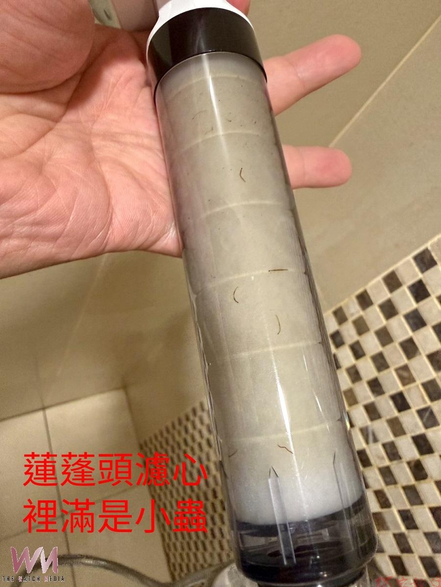 孩子洗澡後皮膚紅腫搔癢 竟是社區水塔蓋沒關蓮蓬頭有活蟲 孩子洗澡後皮膚紅腫搔癢 竟是社區水塔蓋沒關蓮蓬頭有活蟲
