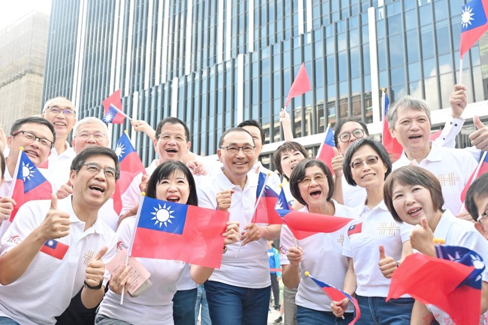 國慶升旗共見城市發展!新北第二行政中心定名「三重安芯中心」 國慶升旗共見城市發展!新北第二行政中心定名「三重安芯中心」