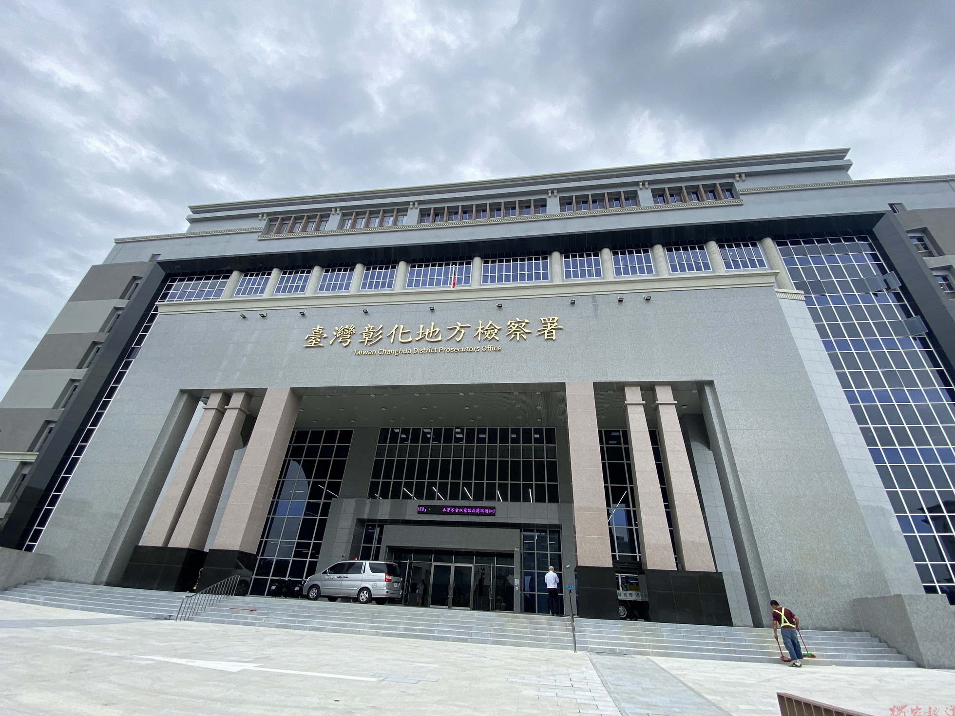 高接梨一盒800元惹議 鎮長參選人涉賄選10萬元交保 高接梨一盒800元惹議 鎮長參選人涉賄選10萬元交保