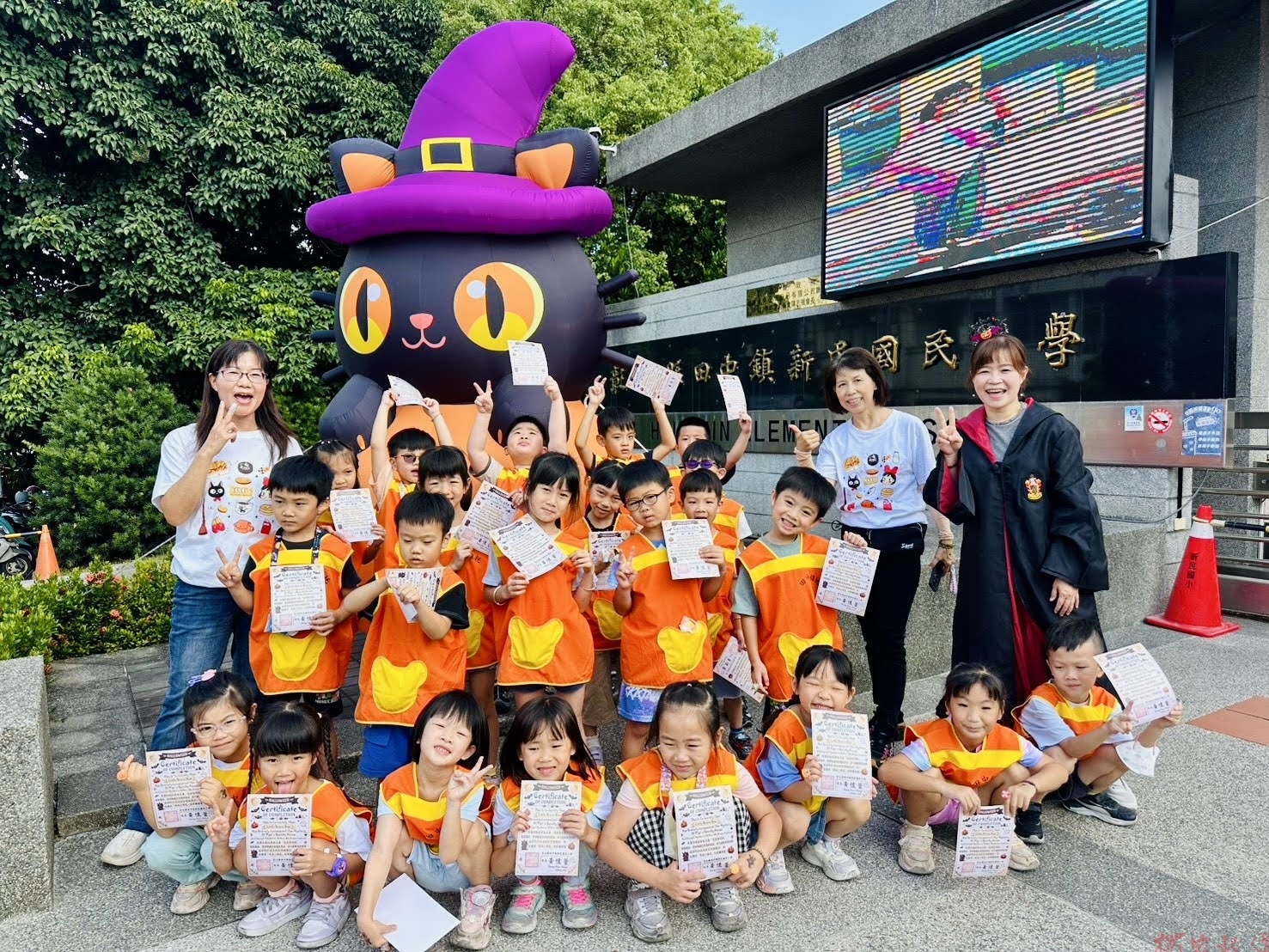 (有影片)/南瓜、幽靈齊登場!新民國小「皮皮怪怪屋」嗨翻校園 (有影片)/南瓜、幽靈齊登場!新民國小「皮皮怪怪屋」嗨翻校園