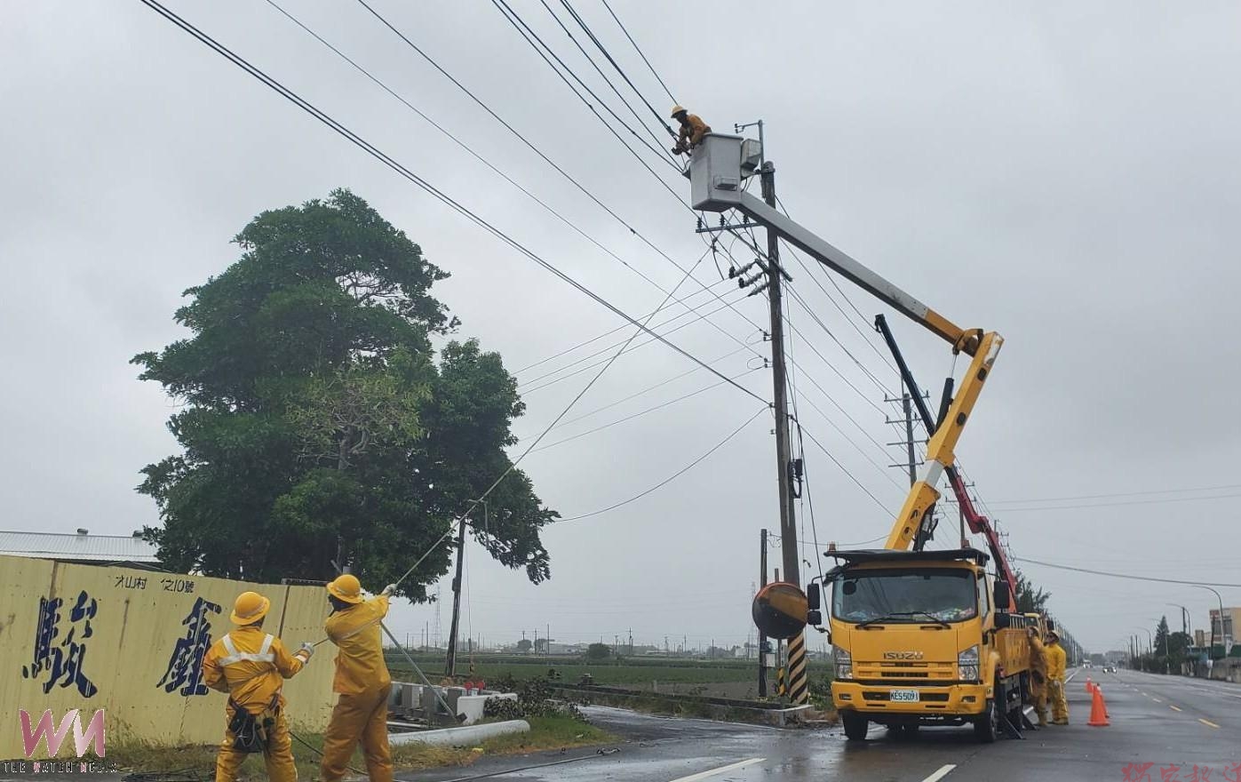 薔琵颱風強襲雲林海線!累計逾9500戶停電 台電動員233人全力搶修 薔琵颱風強襲雲林海線!累計逾9500戶停電 台電動員233人全力搶修